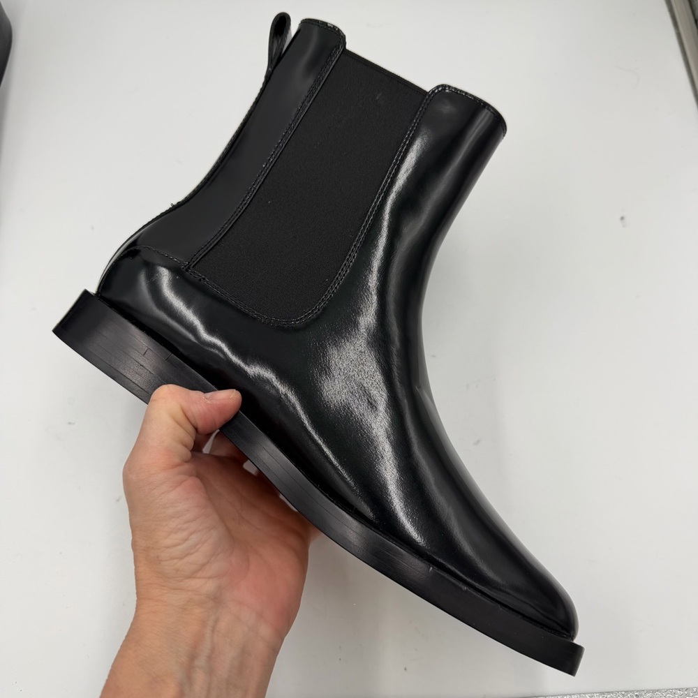 NEW Everlane Black Patent Leather The Chelsea Boot in Size 9.5 - Picture 10 of 16